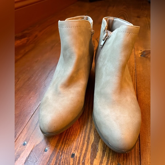 Unionbay Women’s Tabby Suede Booties - Picture 7 of 7